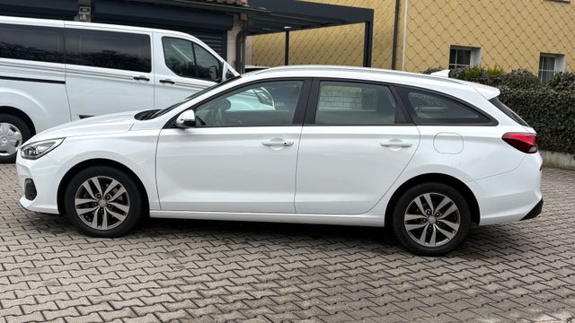 Hyundai i30 Kombi Trend Automatik – Foto 8